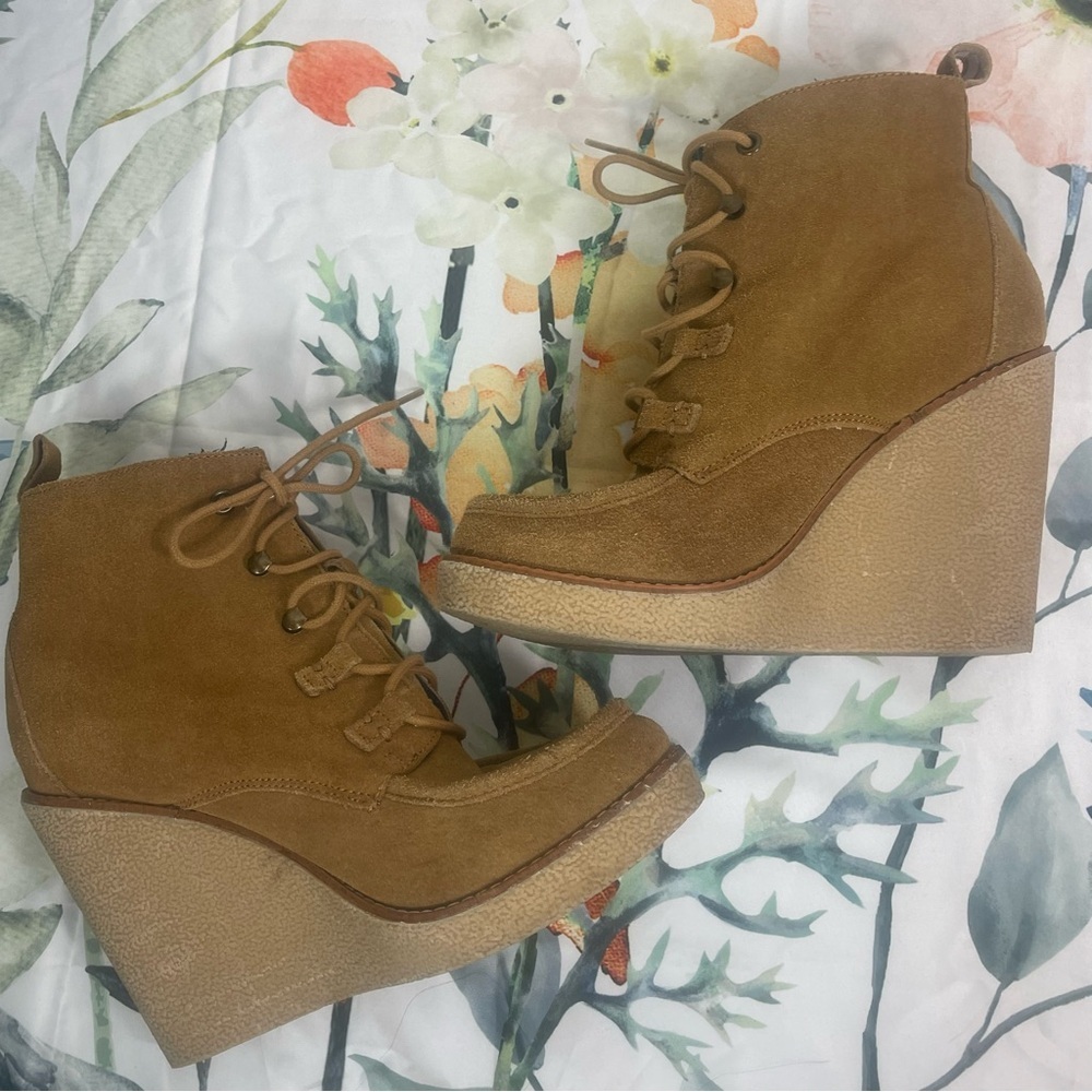 GAP Moccasin Wedge Suede Boots